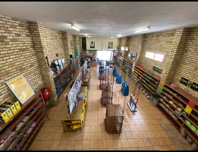 300.80M² BUSINESS CENTRE FOR SALE IN RUSTENBURG CENTRAL